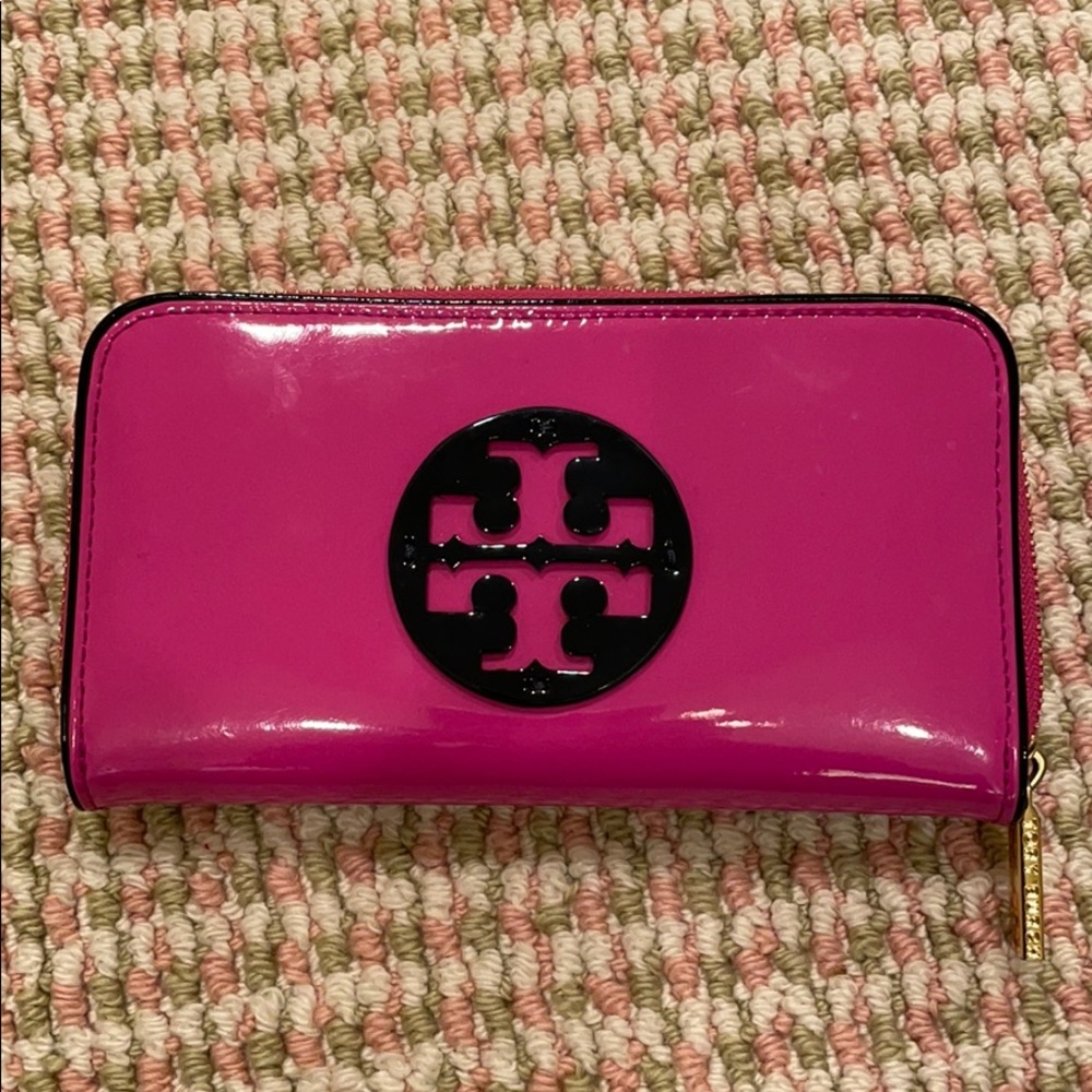 Tory Burch Continental Zip Wallet